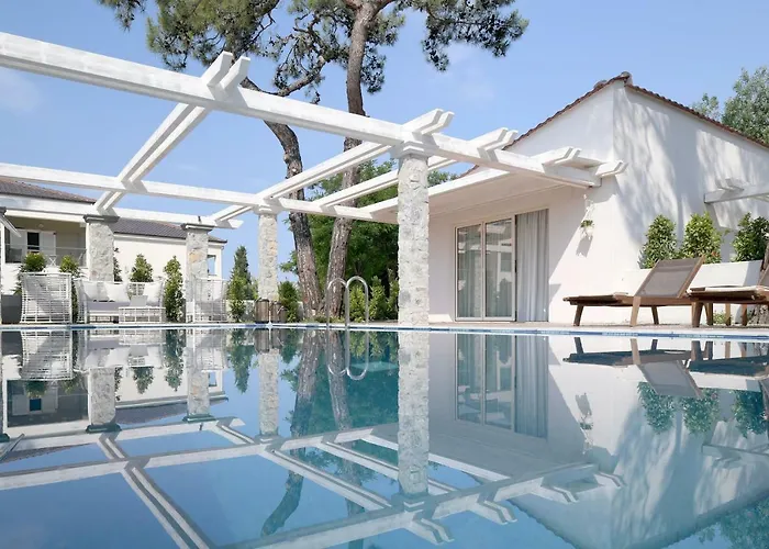 Alexandra Resort 4*